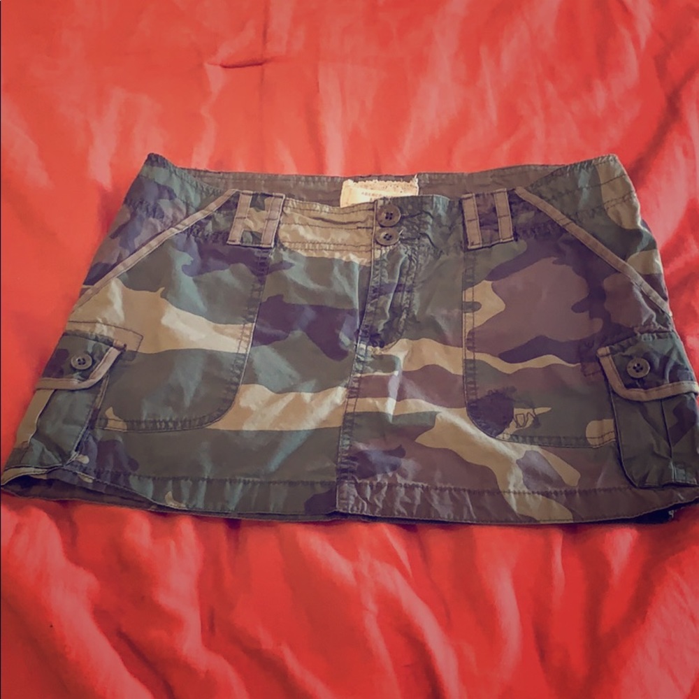 Abercrombie & Fitch Mini Camo Cargo Skirt Sz 4